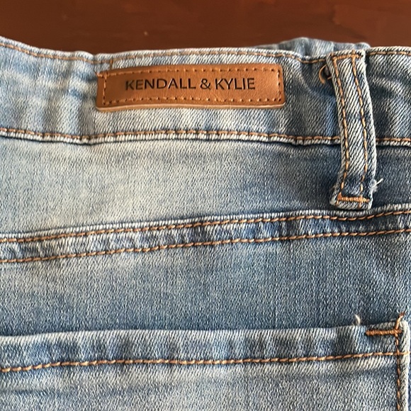 Kendall & Kylie Light Washed Ripped Flared Jeans - Picture 5 of 5